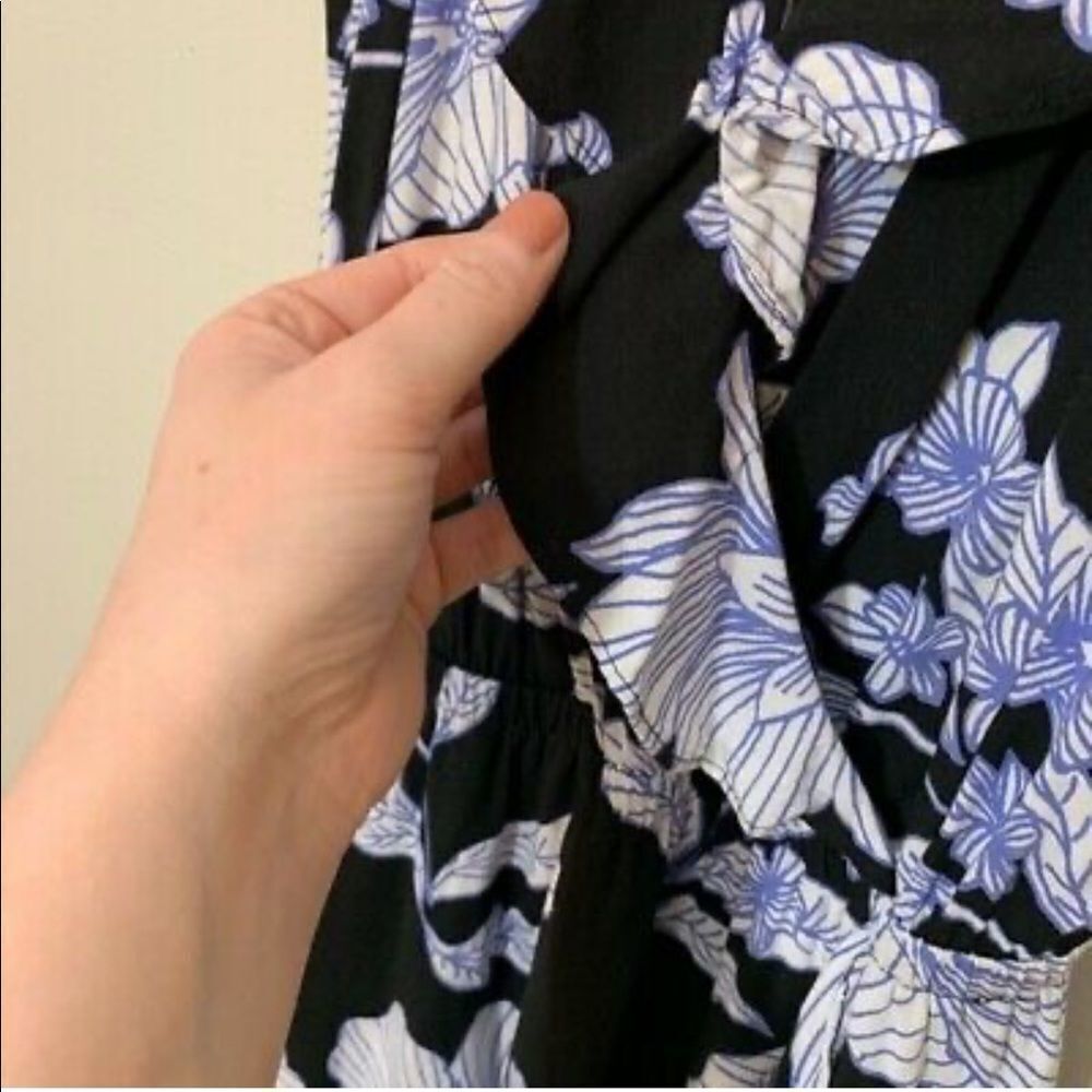 ✨ HP✨PRINT RUFFLE WRAP FRONT CAMI DRESS✨ - Picture 7 of 8
